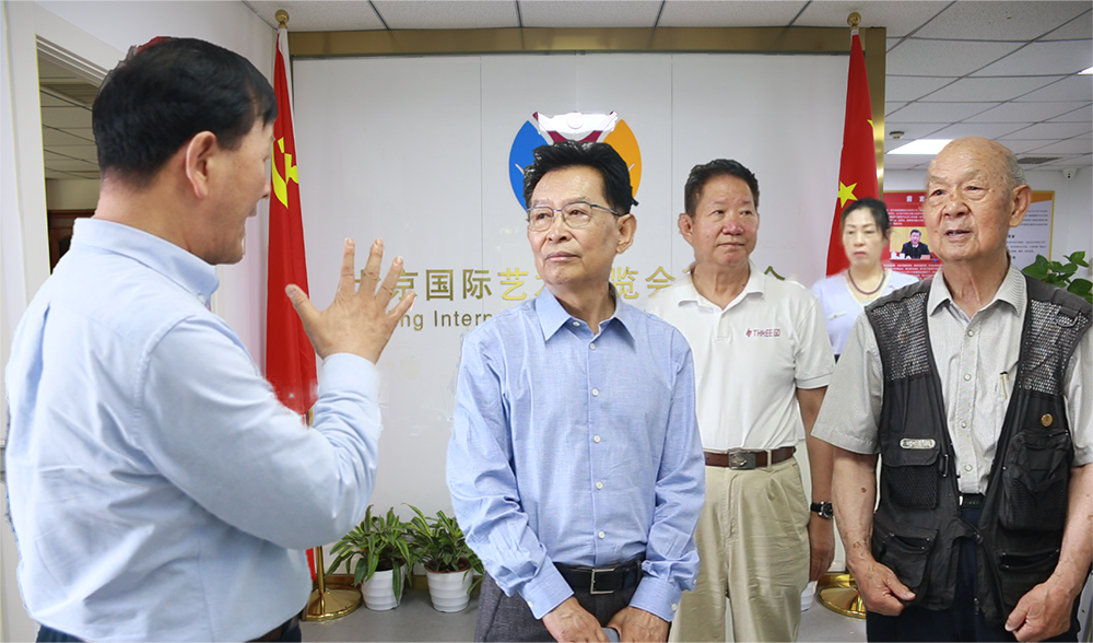 照片关景辉新增加的照片.png